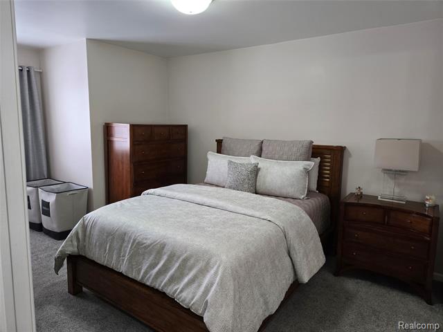 Builiding view seven for 16984 Farmington, Livonia, MI. 48154