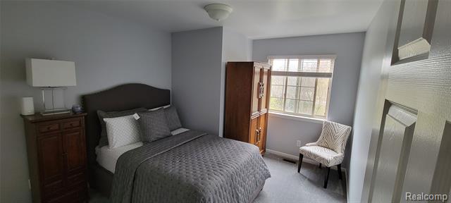 Builiding view thirteen for 16984 Farmington, Livonia, MI. 48154