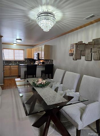 Builiding view two for 16984 Farmington, Livonia, MI. 48154