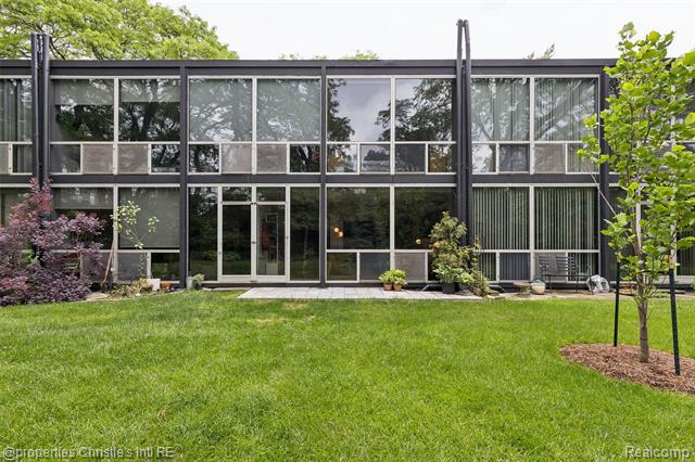 Builiding view thirty two for 1313 Joliet, Detroit, MI. 48207
