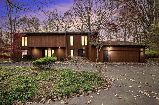 Builiding view one for 28485 S Harwich, Farmington, MI. 48334