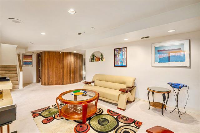 Builiding view thirty for 28485 S Harwich, Farmington, MI. 48334