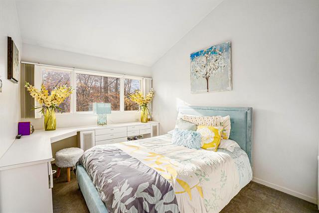 Builiding view twenty four for 28485 S Harwich, Farmington, MI. 48334