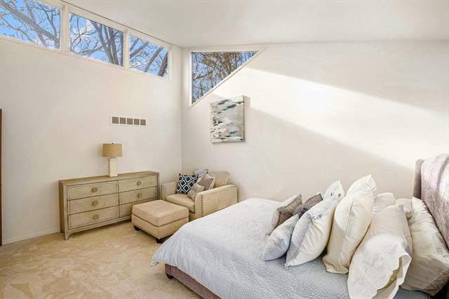 Builiding view twenty six for 28485 S Harwich, Farmington, MI. 48334