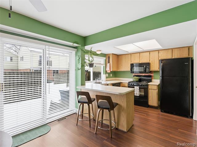 Builiding view eight for 37516 Charter Oaks, Clinton Township, MI. 48036