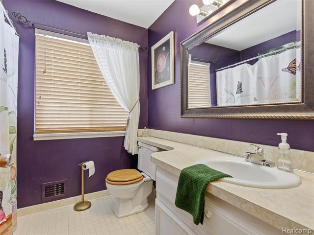 Builiding view eighteen for 37516 Charter Oaks, Clinton Township, MI. 48036