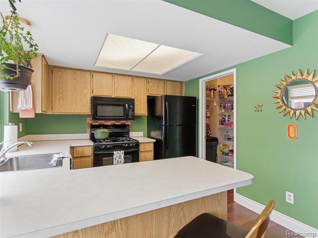 Builiding view eleven for 37516 Charter Oaks, Clinton Township, MI. 48036