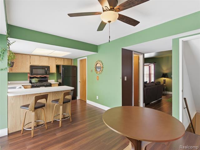 Builiding view six for 37516 Charter Oaks, Clinton Township, MI. 48036