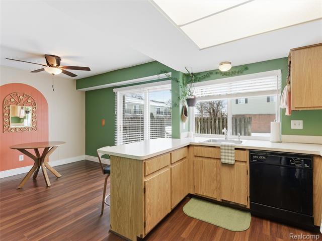 Builiding view ten for 37516 Charter Oaks, Clinton Township, MI. 48036