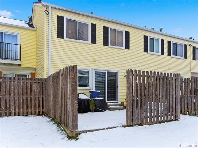 Builiding view twenty five for 37516 Charter Oaks, Clinton Township, MI. 48036