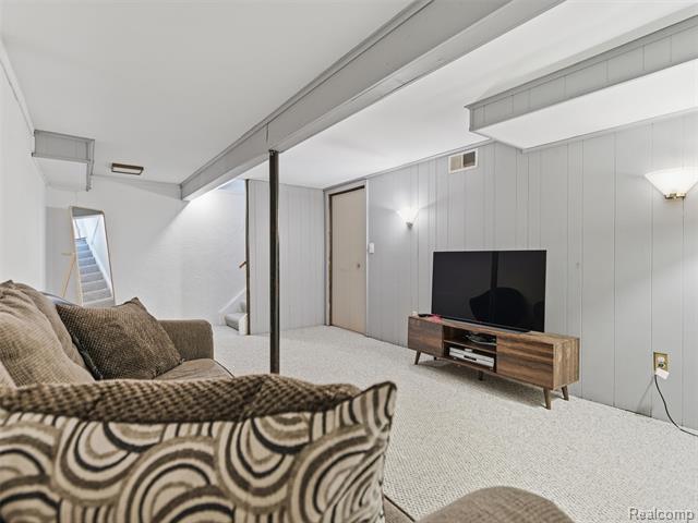 Builiding view twenty one for 37516 Charter Oaks, Clinton Township, MI. 48036