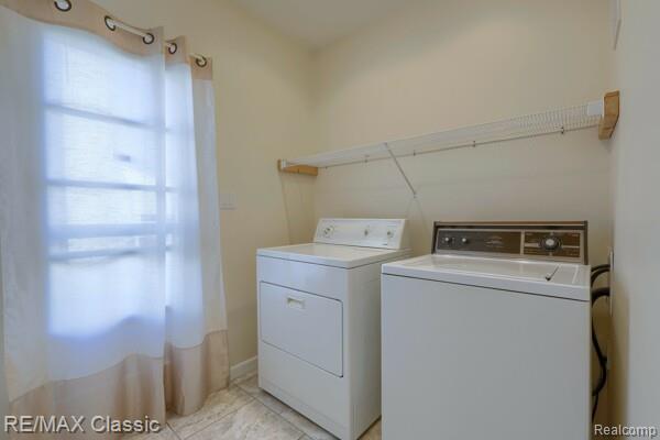 Builiding view sixteen for 29230 Bermuda, Southfield, MI. 48076