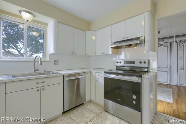 Builiding view ten for 29230 Bermuda, Southfield, MI. 48076