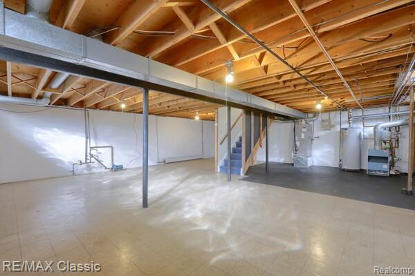 Builiding view thirty five for 29230 Bermuda, Southfield, MI. 48076