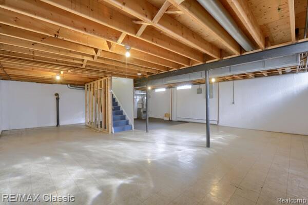 Builiding view thirty four for 29230 Bermuda, Southfield, MI. 48076