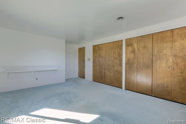 Builiding view twenty six for 29230 Bermuda, Southfield, MI. 48076