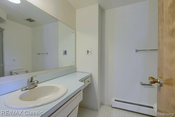 Builiding view twenty two for 29230 Bermuda, Southfield, MI. 48076