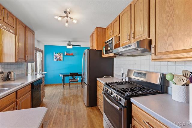 Builiding view fifteen for 1464 Mardan Drive, Adrian, MI. 49221