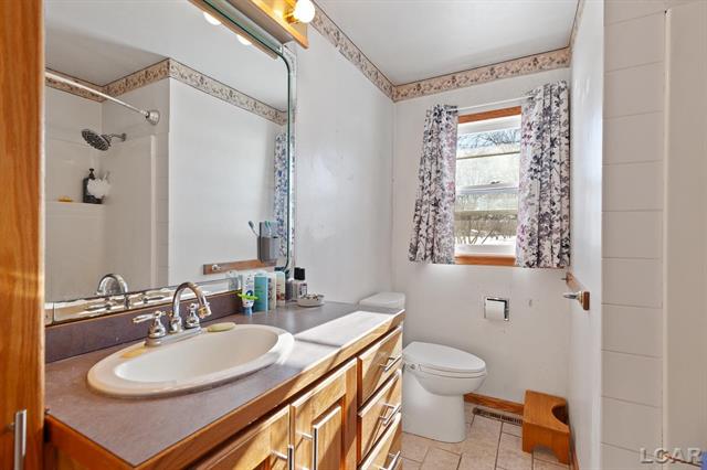 Builiding view nineteen for 1464 Mardan Drive, Adrian, MI. 49221