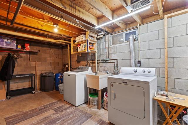 Builiding view twenty eight for 1464 Mardan Drive, Adrian, MI. 49221