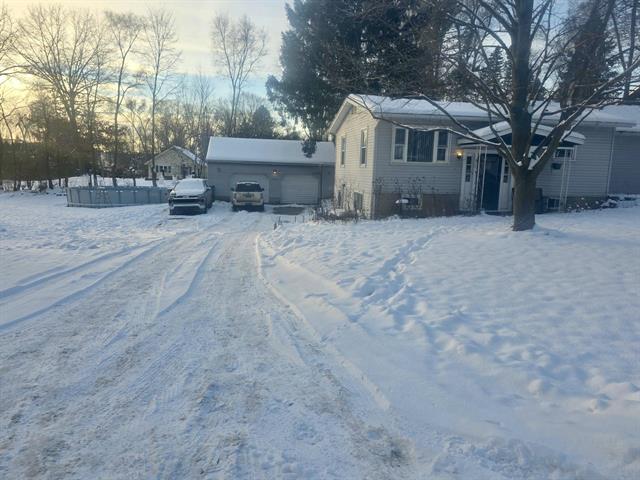 Builiding view one for 3668 Saint Marks Drive, Jackson, MI. 49201