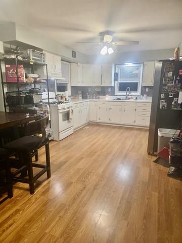 Builiding view ten for 3668 Saint Marks Drive, Jackson, MI. 49201