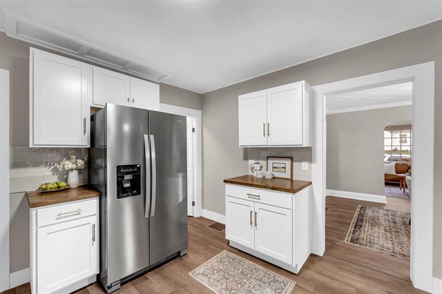 Builiding view eight for 1233 Emerald, Grand Rapids, MI. 49505