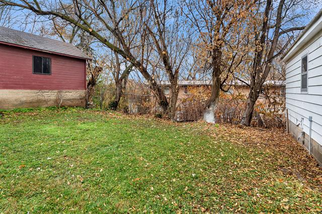 Builiding view forty three for 1233 Emerald, Grand Rapids, MI. 49505