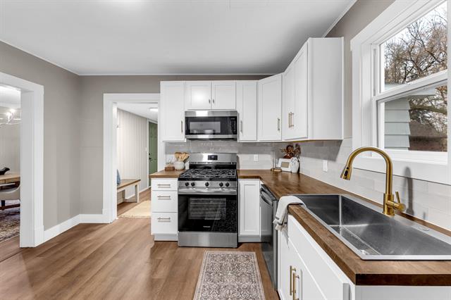 Builiding view seven for 1233 Emerald, Grand Rapids, MI. 49505