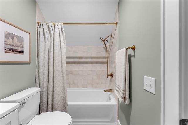 Builiding view thirty six for 1233 Emerald, Grand Rapids, MI. 49505