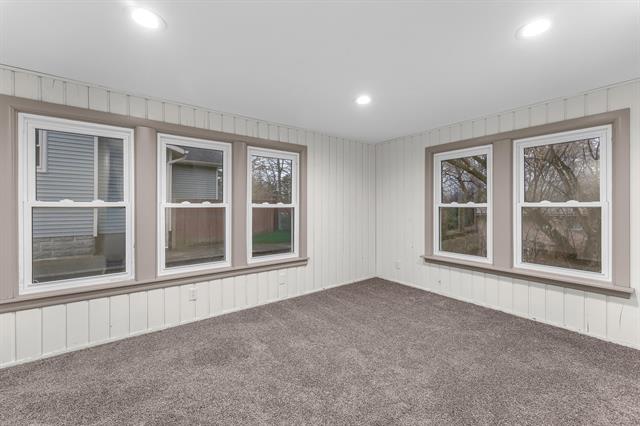 Builiding view twenty nine for 1233 Emerald, Grand Rapids, MI. 49505