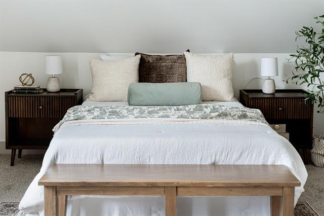 Builiding view twenty six for 1233 Emerald, Grand Rapids, MI. 49505