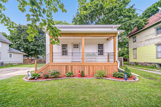 front view for 124 W Spruce Street, Marshall, Mi. 49068