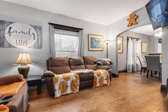 Builiding view eight for 101 Haines, Dowagiac, MI. 49047