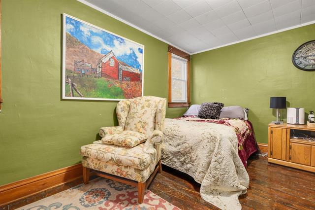 Builiding view eighteen for 101 Haines, Dowagiac, MI. 49047