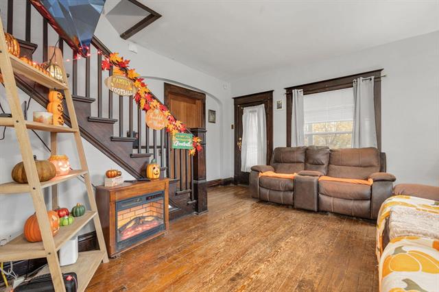 Builiding view seven for 101 Haines, Dowagiac, MI. 49047