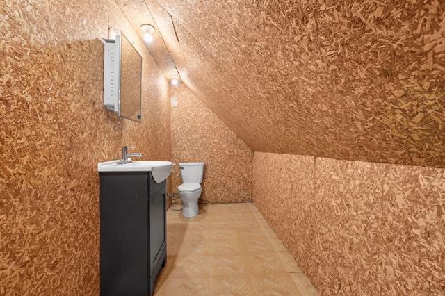 Builiding view twenty one for 101 Haines, Dowagiac, MI. 49047