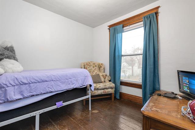 Builiding view twenty two for 101 Haines, Dowagiac, MI. 49047