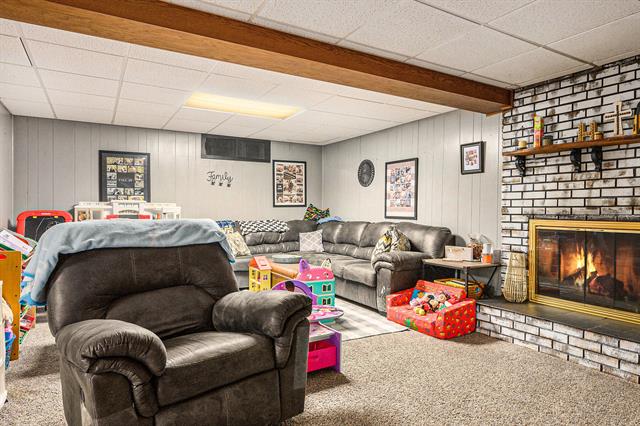 Builiding view sixteen for 1055 Woodland Beach, Battle Creek, MI. 49014