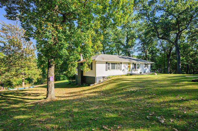 Builiding view thirty for 1055 Woodland Beach, Battle Creek, MI. 49014