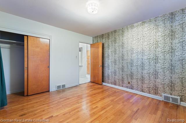 Builiding view nine for 730 Eastlawn, Madison Heights, MI. 48071