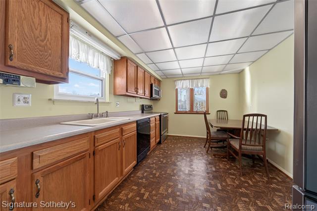 Builiding view five for 3296 Cumberland, Berkley, MI. 48072