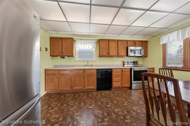 Builiding view four for 3296 Cumberland, Berkley, MI. 48072