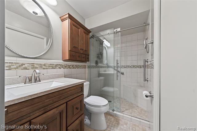 Builiding view six for 3296 Cumberland, Berkley, MI. 48072