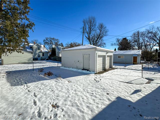 Builiding view twenty for 3296 Cumberland, Berkley, MI. 48072