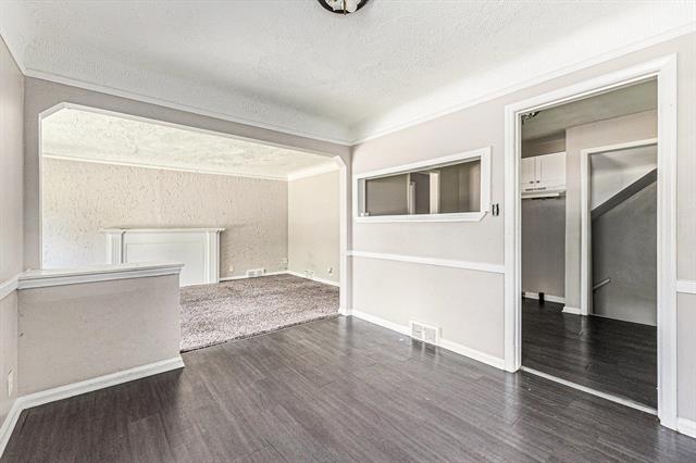 Builiding view eight for 18093 Mendota, Detroit, MI. 48221