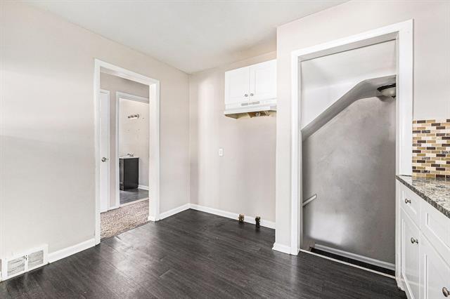 Builiding view eleven for 18093 Mendota, Detroit, MI. 48221