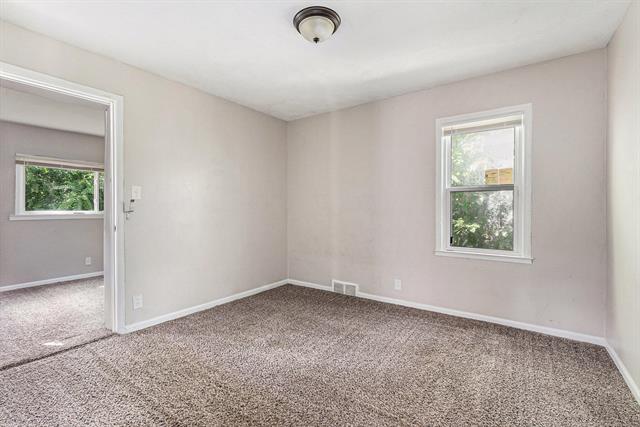 Builiding view fifteen for 18093 Mendota, Detroit, MI. 48221