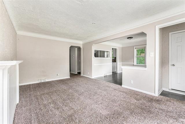 Builiding view five for 18093 Mendota, Detroit, MI. 48221