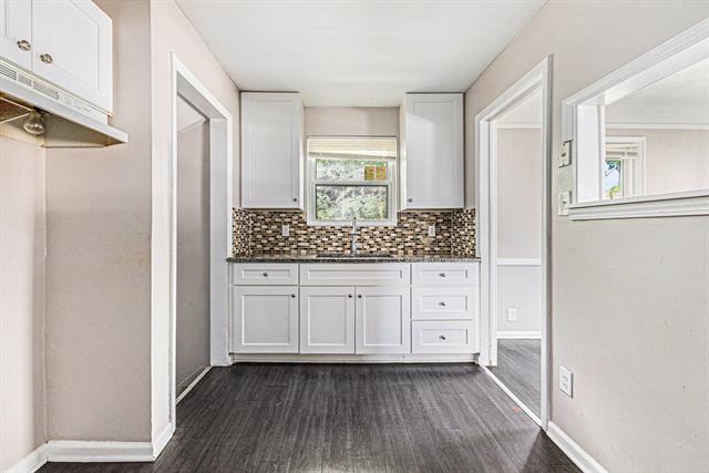 Builiding view ten for 18093 Mendota, Detroit, MI. 48221